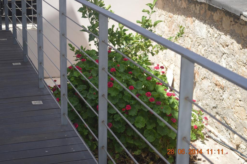 Villa Angela Dhrousha Exterior photo